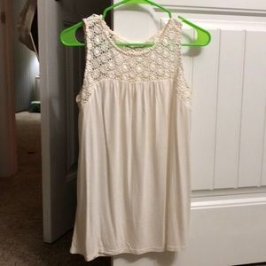 Loose fitting with patterned top